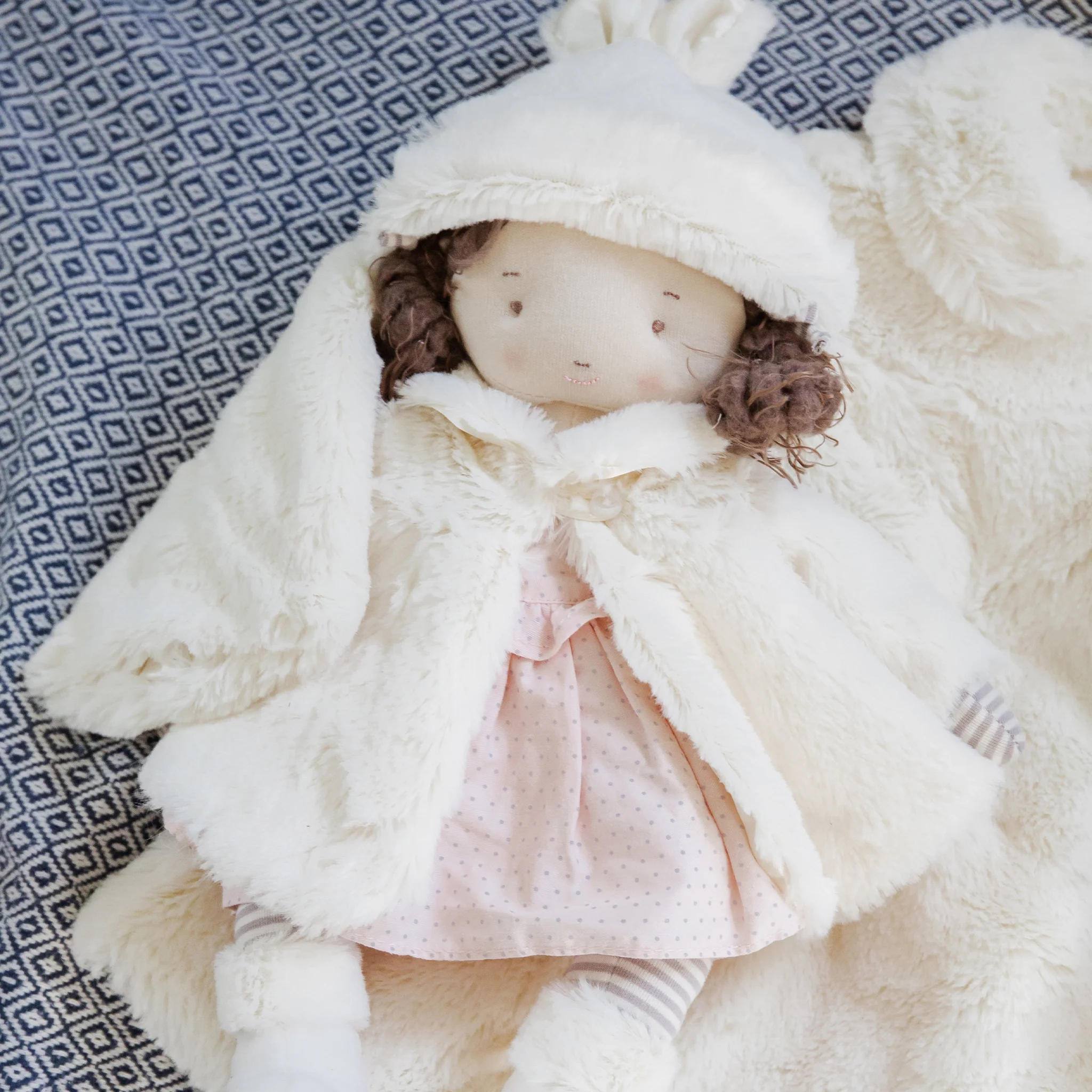Glad Dreams Elsie Doll - Image 3