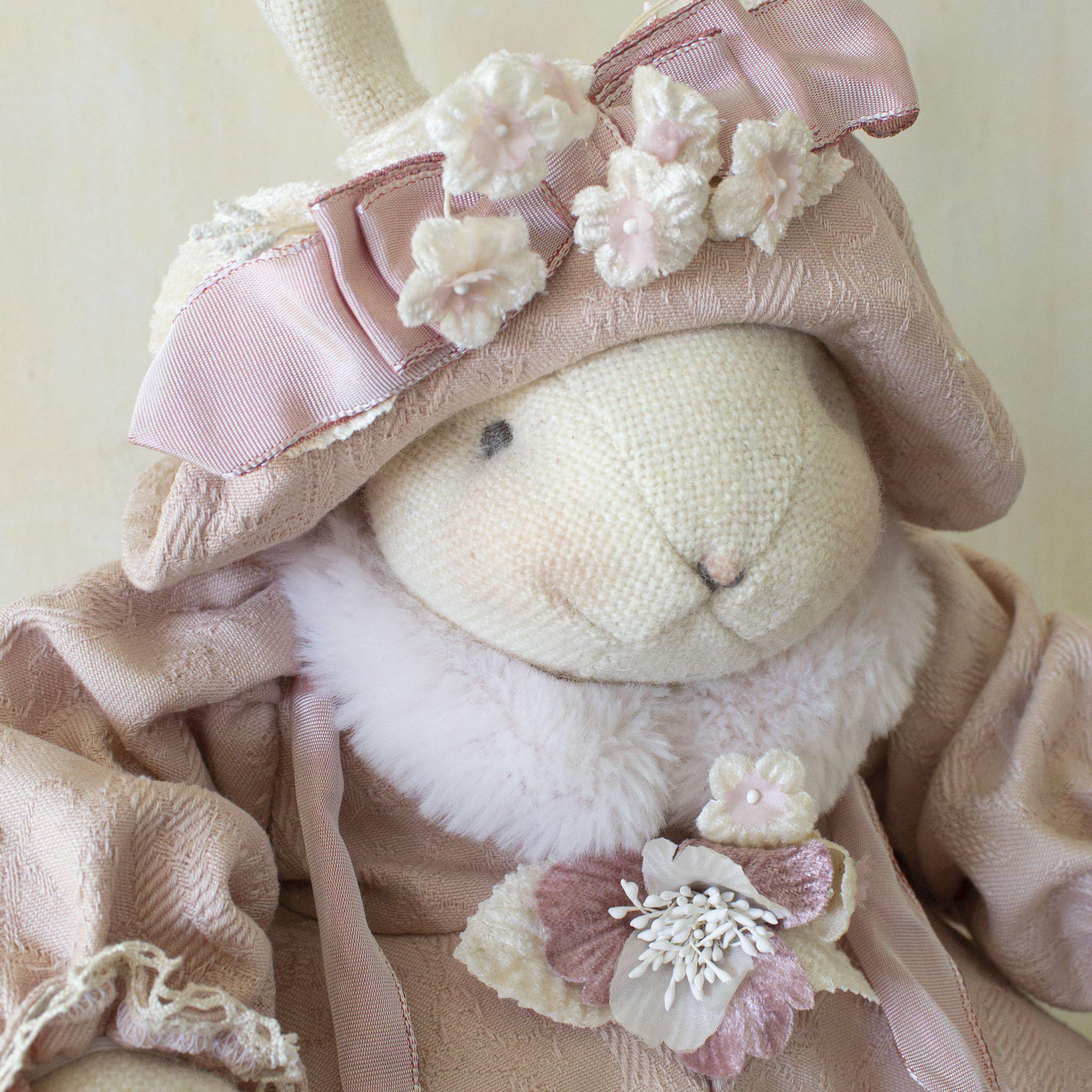 RETIRED - Hutch Studio - Miss Muff - One Of A Kind Bunny - Image 2