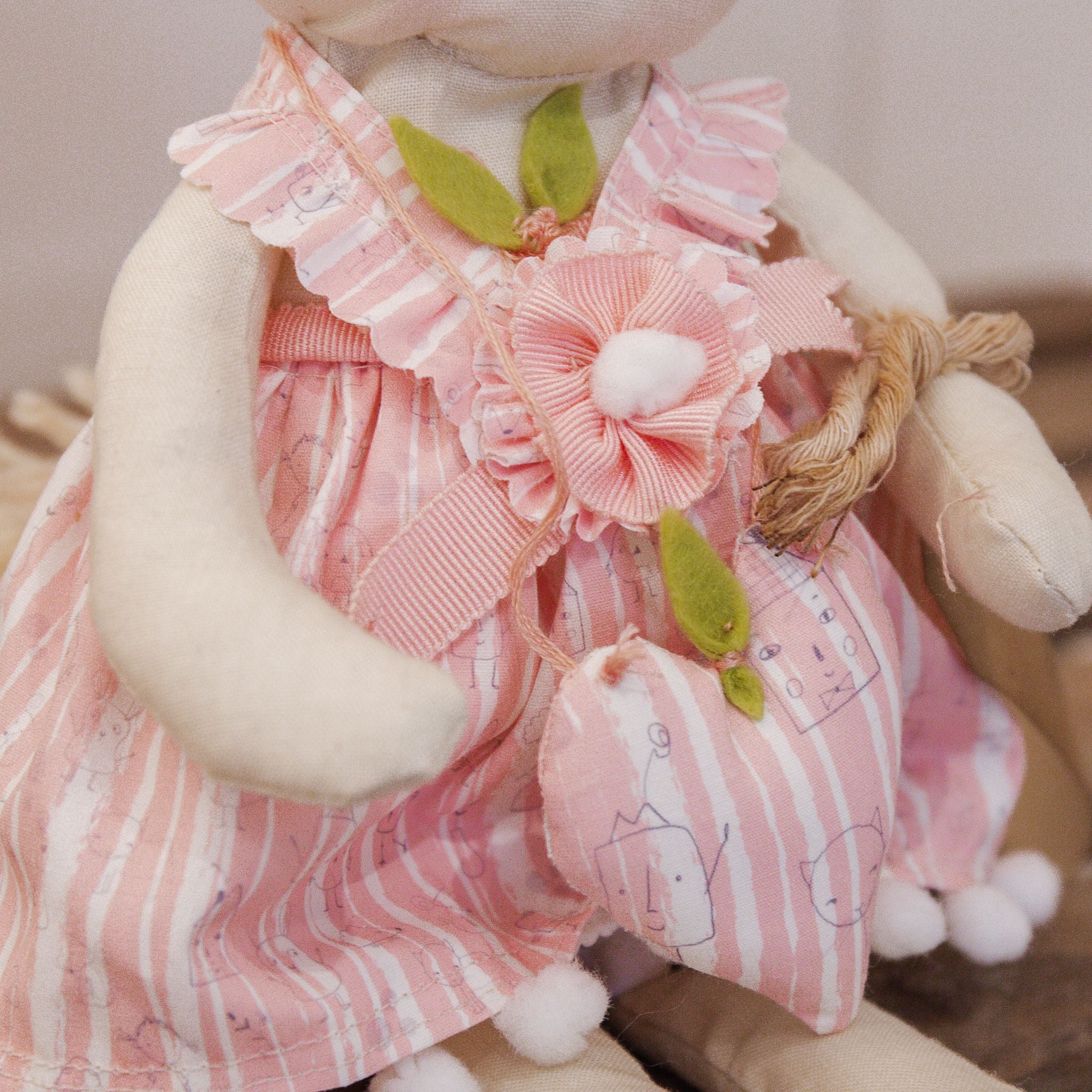 RETIRED - Hutch Studio - Pretty Sweet Polly - Hand-Crafted Cream Bunny - Image 3