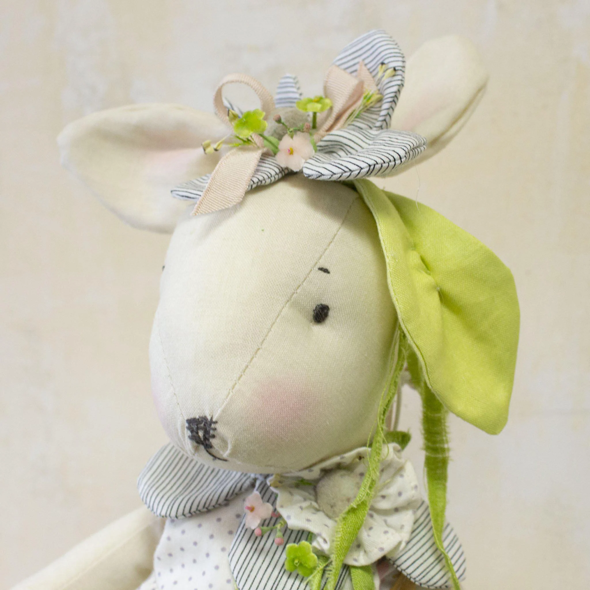 RETIRED - Hutch Studio - Tall Tillie - One Of A Kind Bunny - Image 2