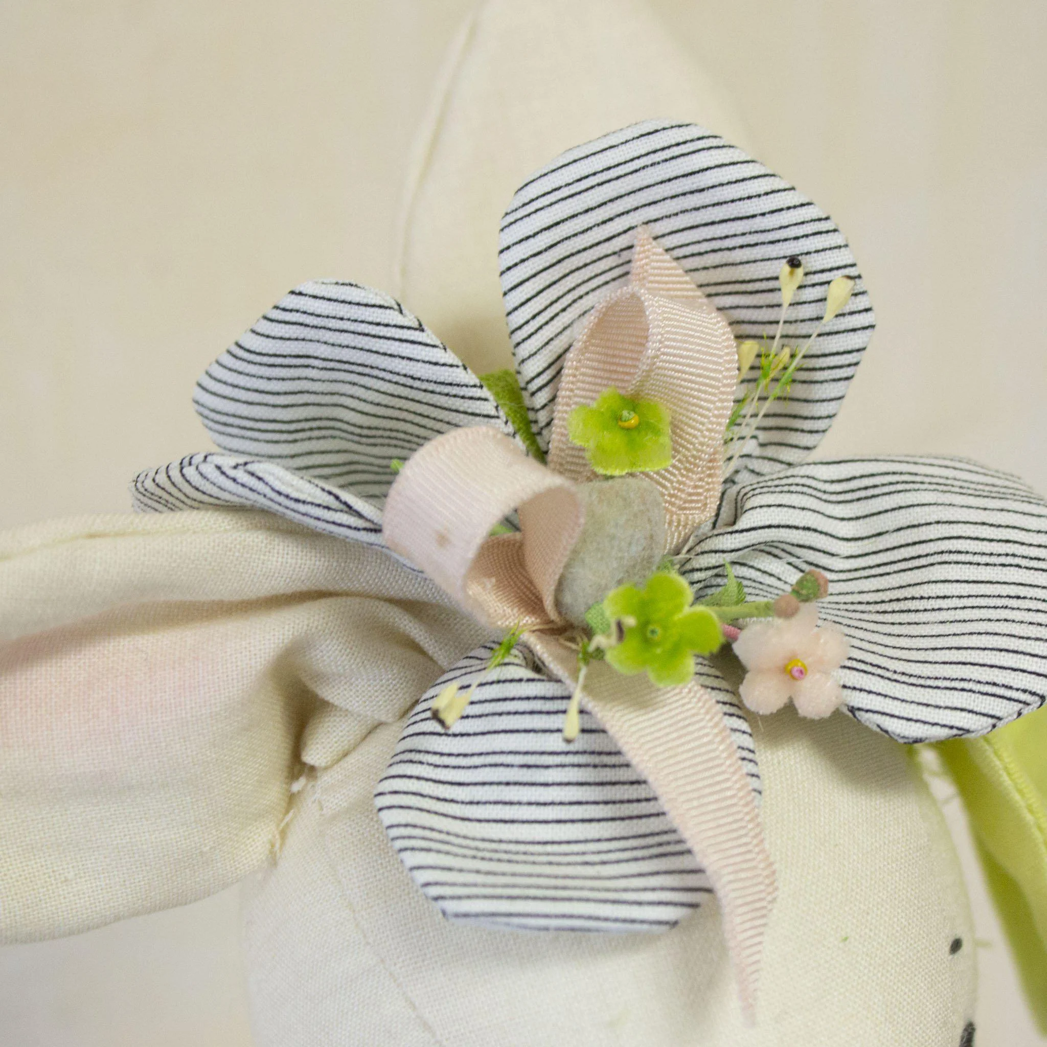 RETIRED - Hutch Studio - Tall Tillie - One Of A Kind Bunny - Image 3